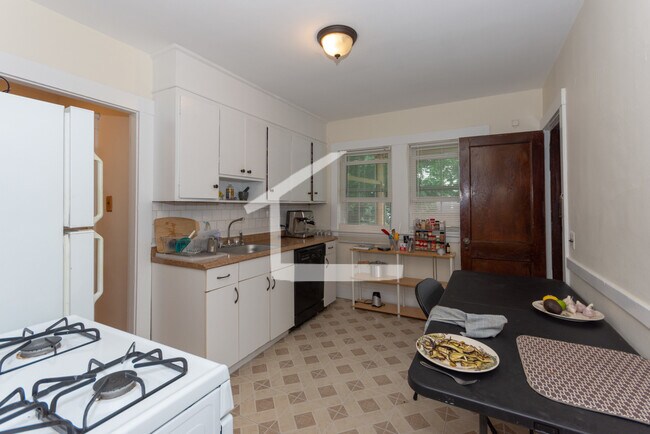 Foto del edificio - 60 Greycliff Rd