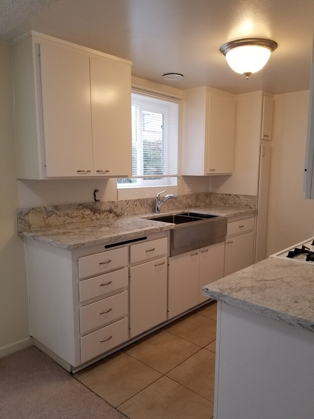 140 Acacia Ave, Carlsbad, CA 92008 Apartments in Carlsbad, CA