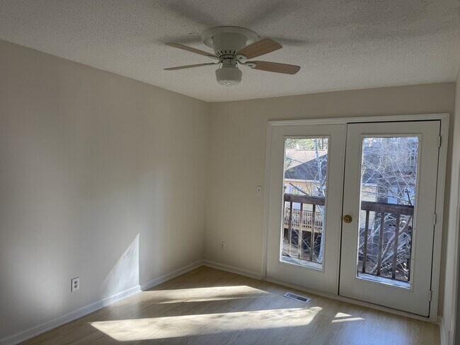 Foto del edificio - 1513 Kendall Dr