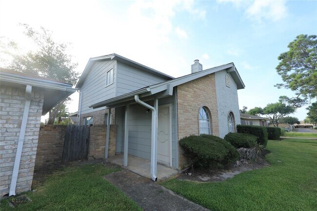 Foto del edificio - 6573 S Briar Bayou Dr