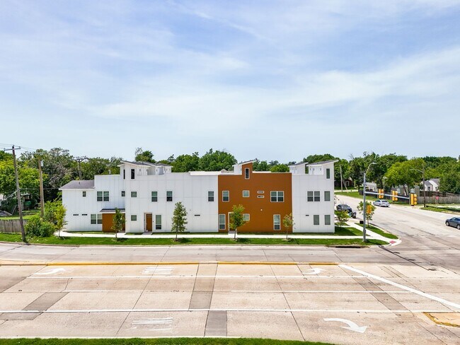 Foto del edificio - 2505 Benbrook Blvd