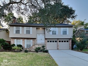 Building Photo - 15218 Tresch Ln