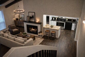 Building Photo - 633 Trinidad Ct