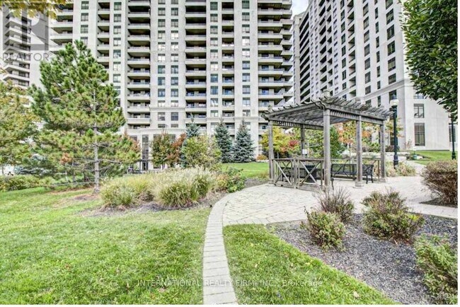 Photo du bâtiment - 9245 Jane St