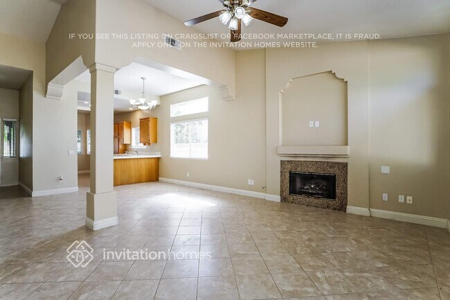 Foto del edificio - 2547 Gemstone Ave