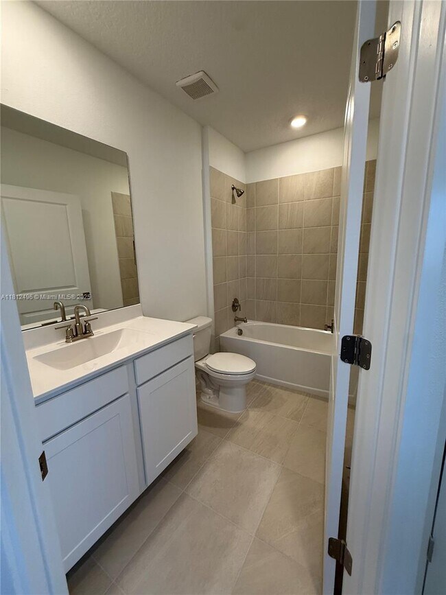 Foto del edificio - 5044 Gooseberry St