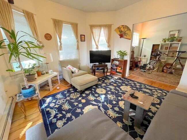 Foto del edificio - 789 Somerville Ave