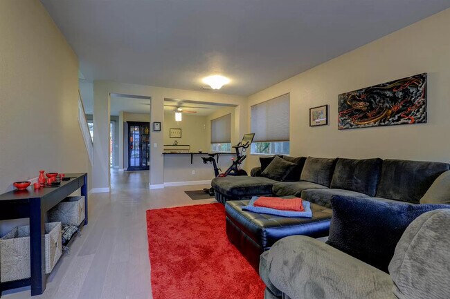 Building Photo - 609 Granada Pass Dr