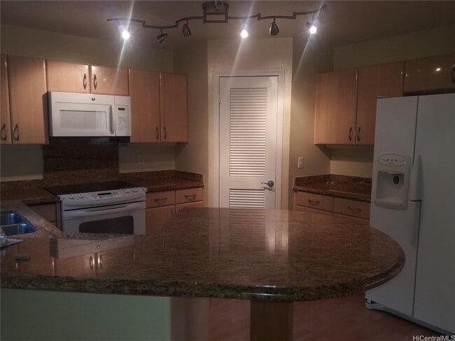 Foto del edificio - 1 week FREE RENT!!