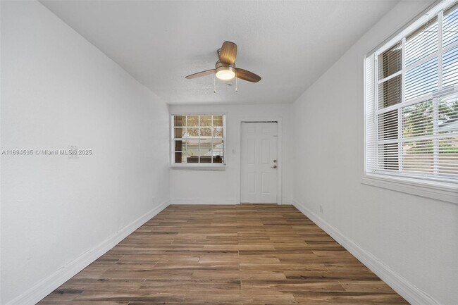 Building Photo - 6381 SW 39th St