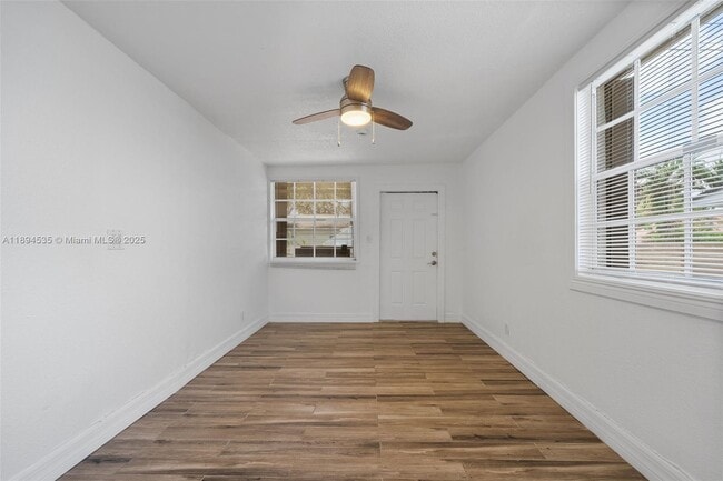 Foto del edificio - 6381 SW 39th St