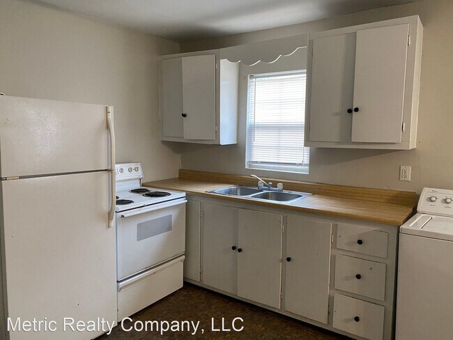 Building Photo - 3 br, 1 bath House - 1415 Bryant Street