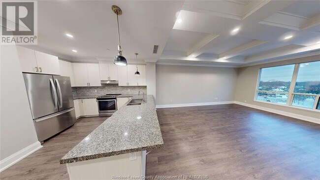 Photo du bâtiment - 121 King St W