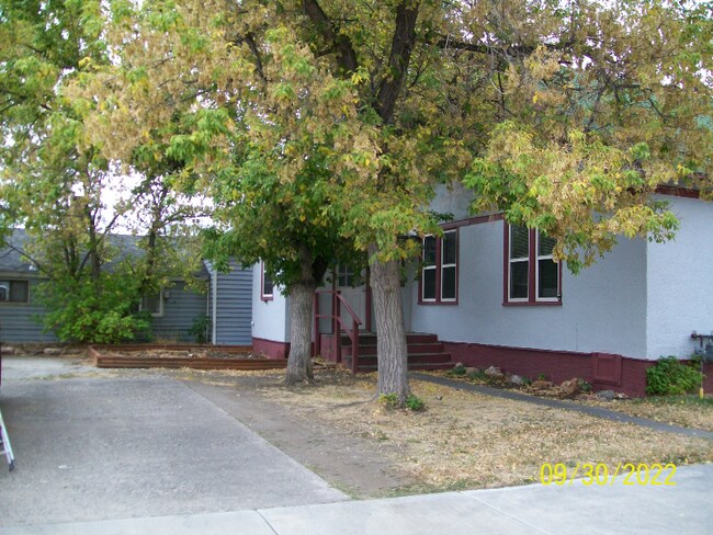 Building Photo - 219 E Callender St