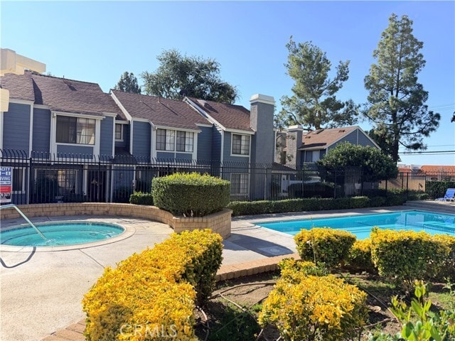 Foto del edificio - 8722 Pine Crest Pl