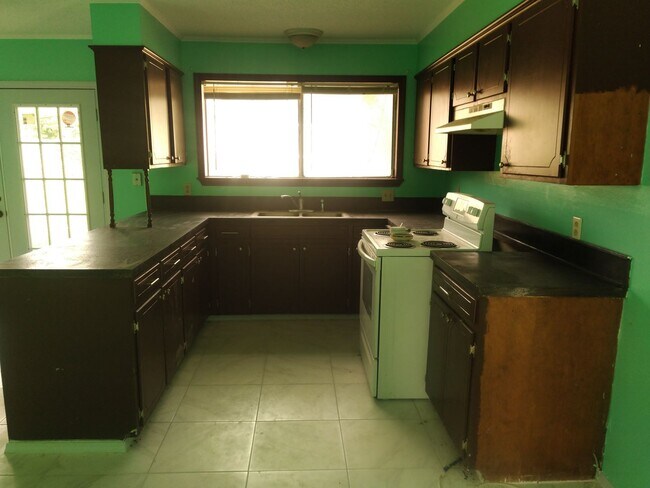 Foto del edificio - 124 Azalea Ave