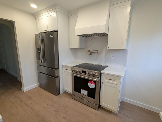 Foto del edificio - High end, 2-bedroom 2-bathroom single family home in Webster Groves!