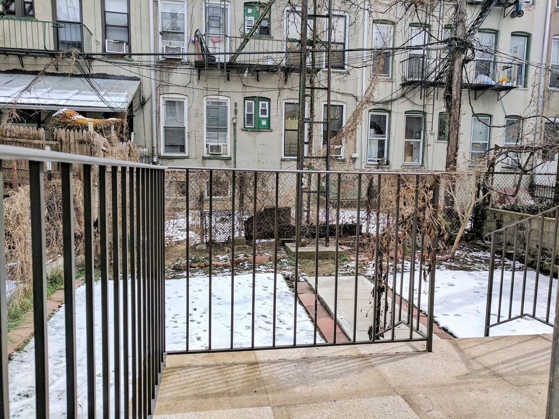 Primary Photo - 1722 Himrod St