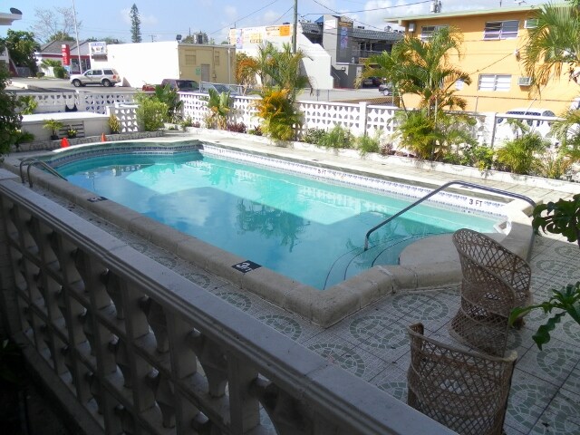 Pool - 4651 W Flagler St