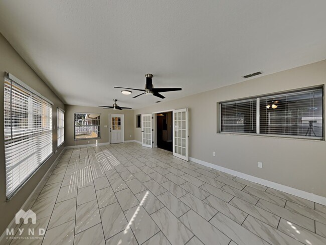 Building Photo - 5061 Elwood Rd