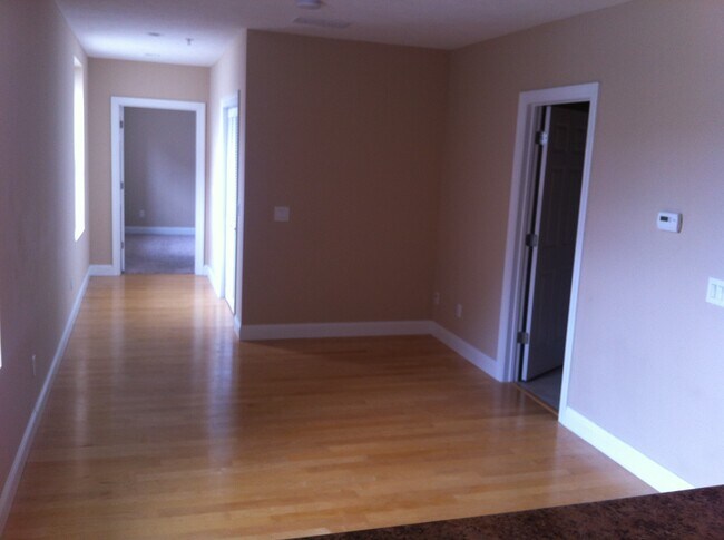 Foto del edificio - 118 S 4th St