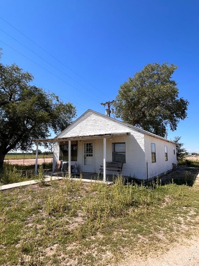 Building Photo - Great country property!