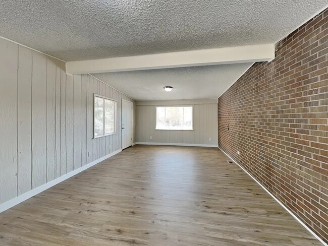 Foto del edificio - 1144 W 6th Ave