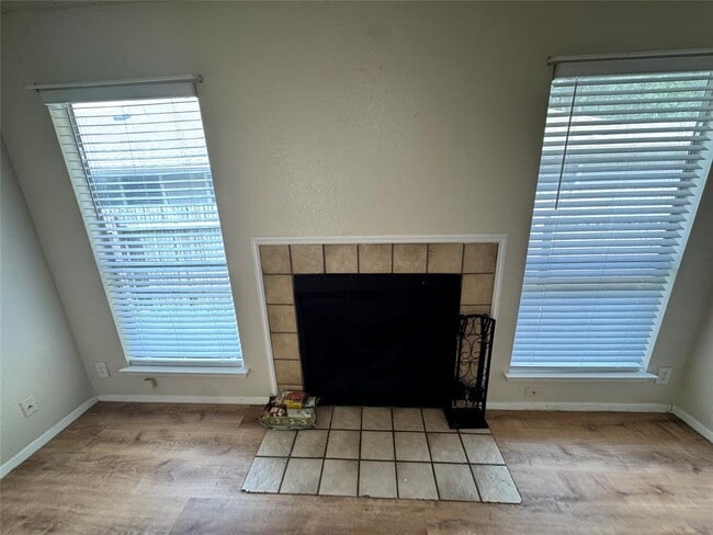 Building Photo - 9624 Sugar Hill Dr