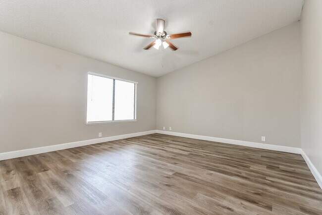 Building Photo - 3944 Grapefruit Cir