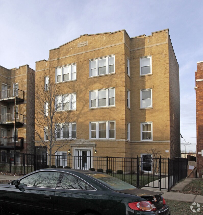 Building Photo - 6118-6120 N Claremont Ave