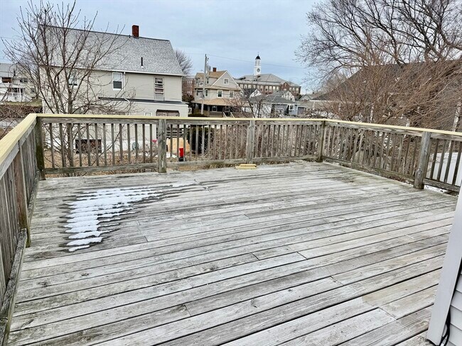 Foto del edificio - 7 J St