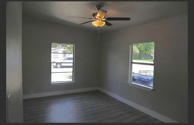 Foto del edificio - 4010 Neer Ave