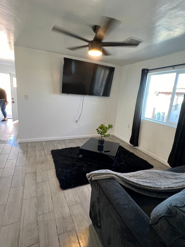 Foto principal - 1155 N Bryant Ave