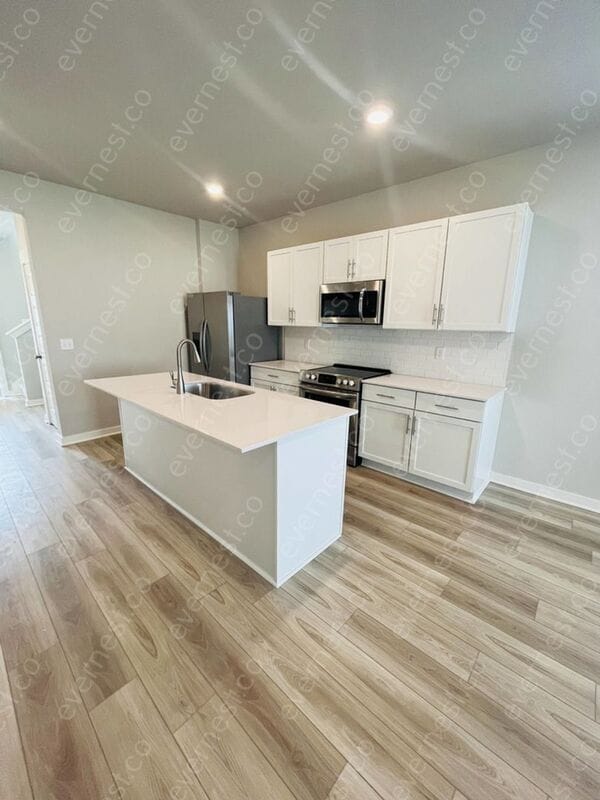 Building Photo - 708 Mickelson Wy