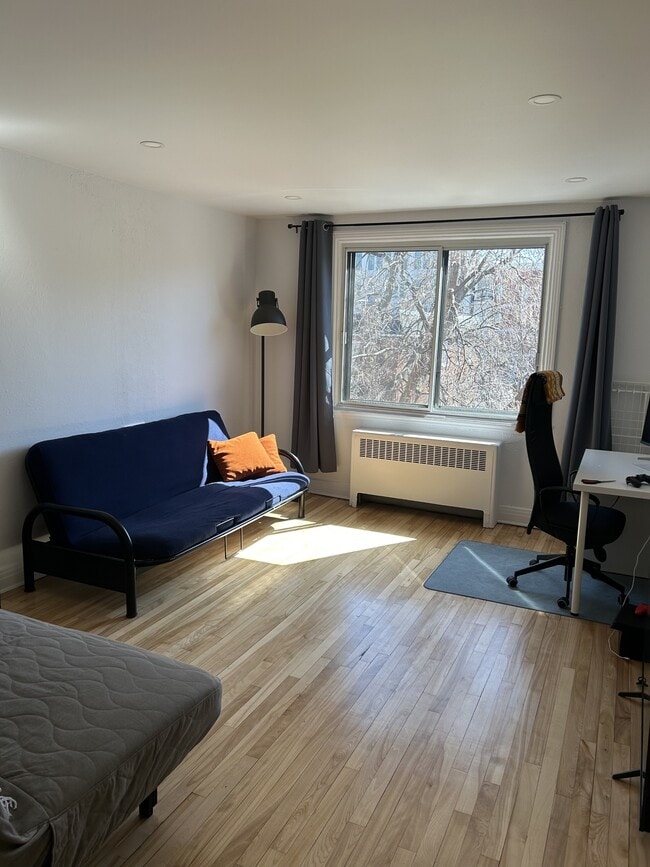 Building Photo - 3760 Ave Saint-Kevin