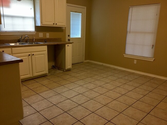 Building Photo - 7717 Corina Dr