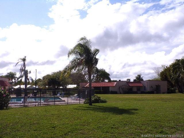 Building Photo - 2013 NE Collins Cir