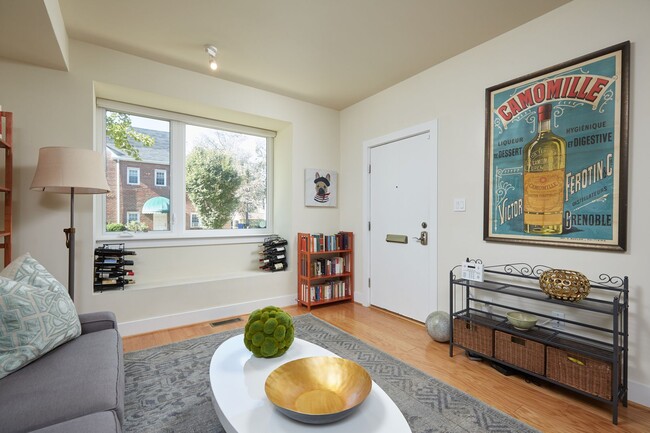 Foto del edificio - Pet Friendly Two bedroom in Brookland!