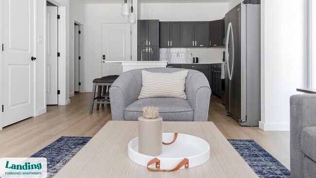 Foto del edificio - 650 N Main St