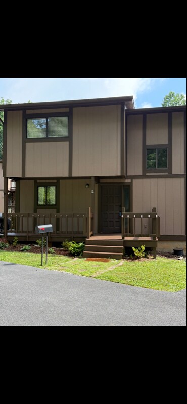Foto del edificio - 24204 Woodridge Cir