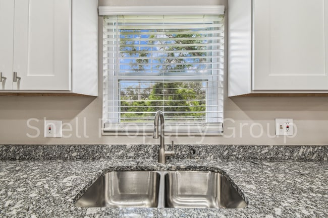Foto del edificio - 16901 Melba Ln