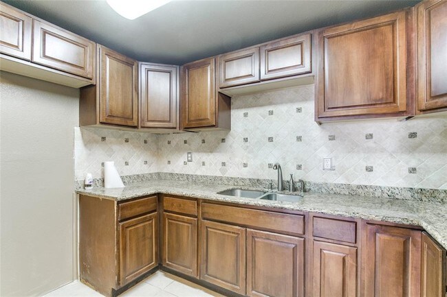 Foto del edificio - 2118 Maurine St