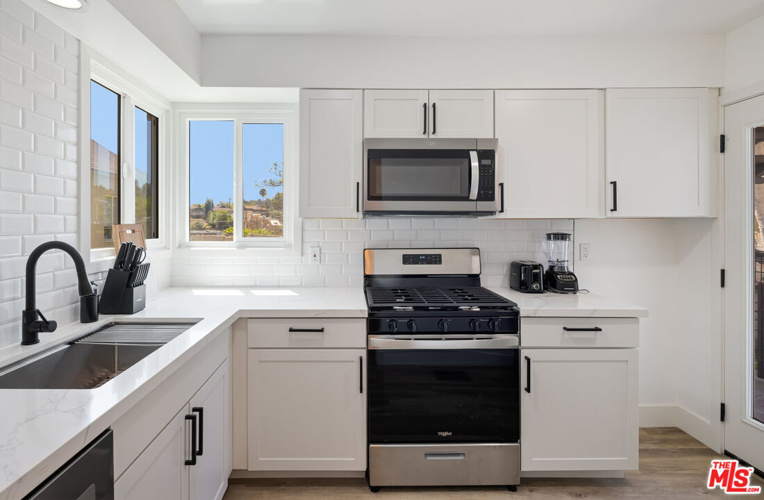 2824 Waverly Dr, Los Angeles, CA 90039 Apartment for Rent in Los Angeles, CA