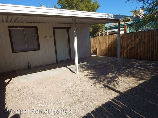 Primary Photo - 1221 N Tyndall Ave