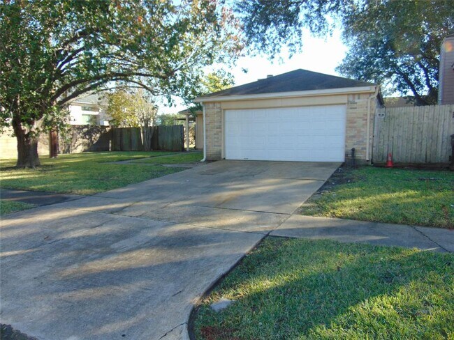 Building Photo - 8435 Candlegreen Ln