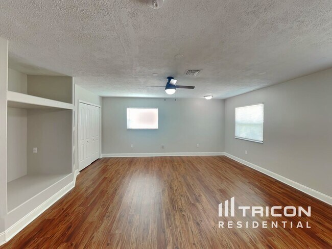 Foto del edificio - 2536 Eastbrook Blvd