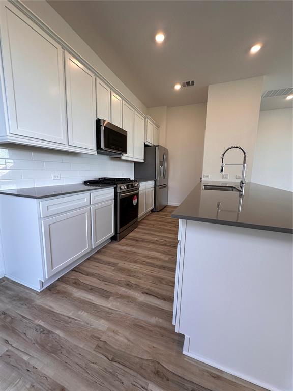 Foto del edificio - 5518 Amber Brook Ln