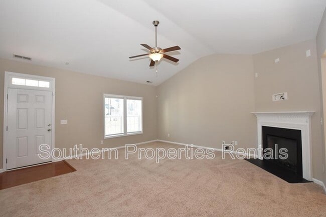 Foto del edificio - 249 English Oak Dr