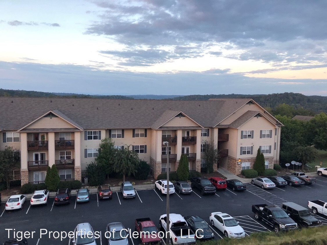Primary Photo - 4 br, 4 bath Apartment - 1012 Harts Cove Way