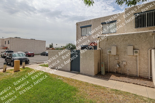 Foto del edificio - 5206 N 42nd Dr